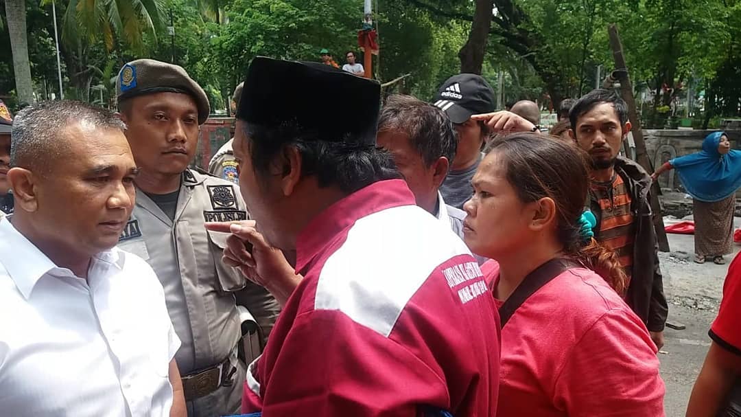 Penertiban Warkop Depan RS Elisabeth Ricuh, Kasatpol PP Disiram Air Panas